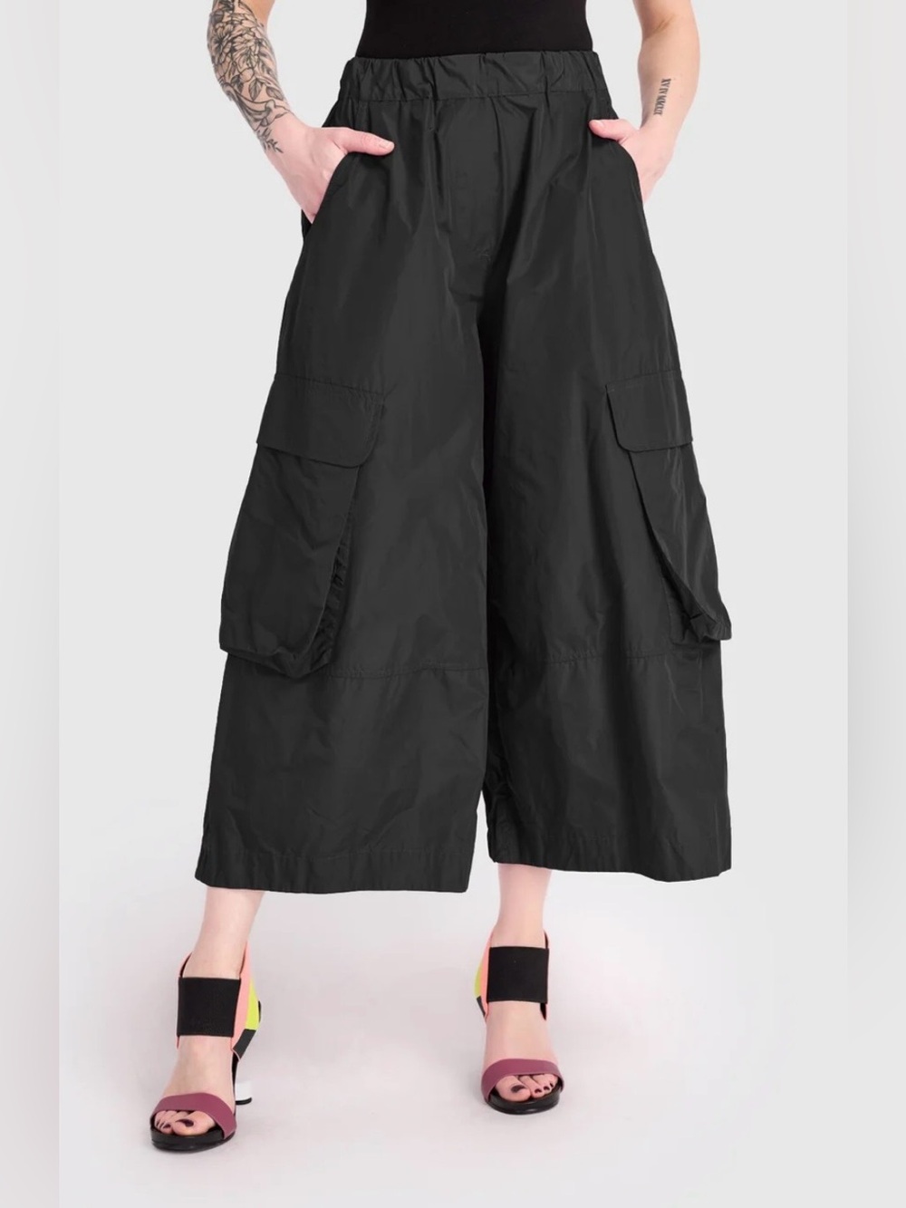 NWT Alembika Urban Black Cargo Balloon Pants Size 6 US 16